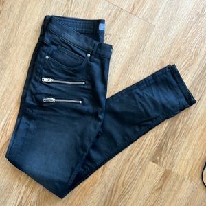 Zara black jeans with zipper detail in great condition new without tags not worn